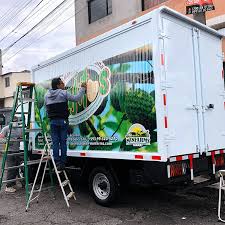 Brandeo vehicular Ecuador para camión de distribución - Ilustrarte EC